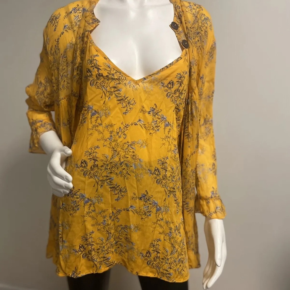 Med Marigold free people dress  2piece  New gorgeous Valentine’s Day sale